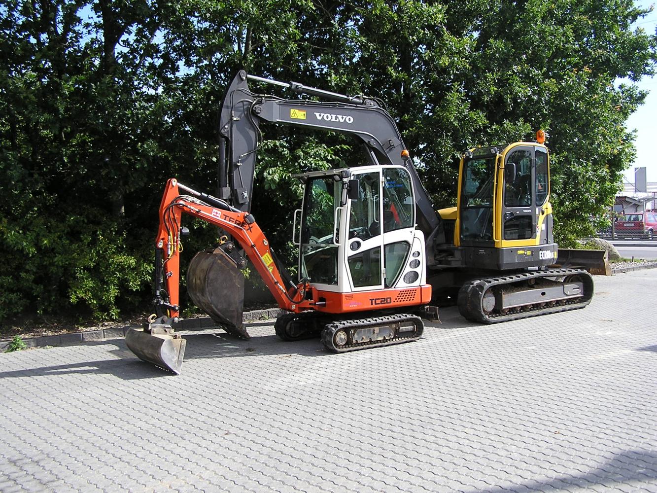 Gravemaskine i gang med udgravning til fundament udført af ASM Anlæg i Varde